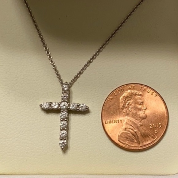 18k Gold Diamond Cross - Picture 3 of 4